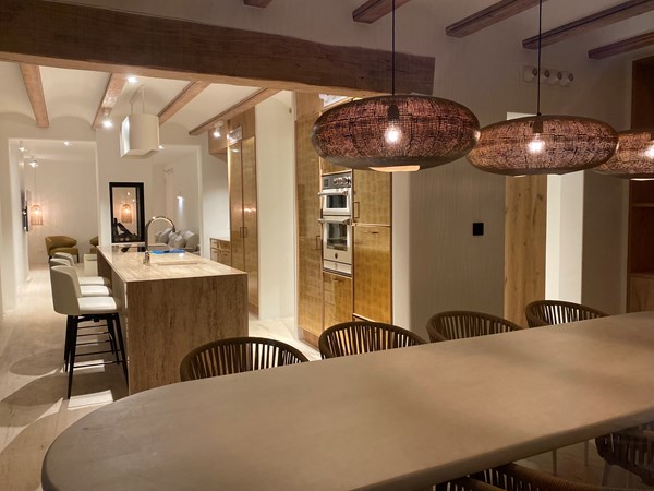 26. eetkamer richting keuken 5.jpeg 25