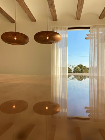 28. eettafel eetkamer richting raam 2.jpeg 27