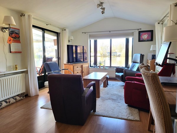 11. woonkamer 3.jpg 11