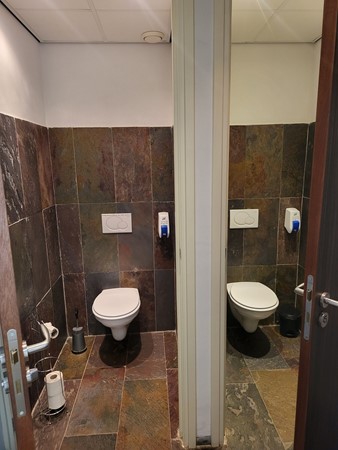 14. toiletgroep 2.jpg 14