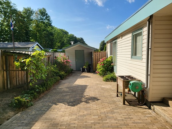 4. tuin zijkant.jpg 2
