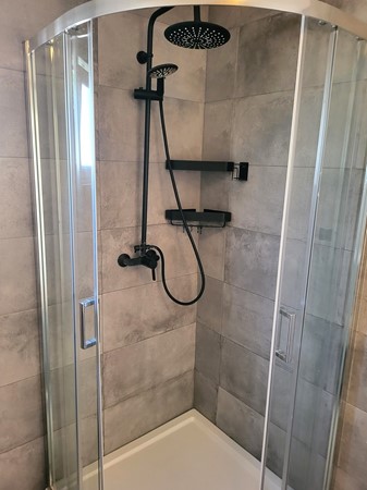 14. badkamer douche 1.jpg 22