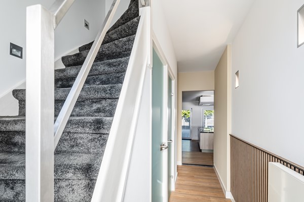Eekhoornstraat 10, 6414 VM Heerlen - Hallway 1 2.jpg