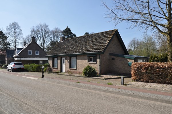 Moleneindsestraat 11, Hoeven