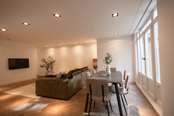 Medium property photo - Van Eeghenstraat 58HB, 1071 GJ Amsterdam