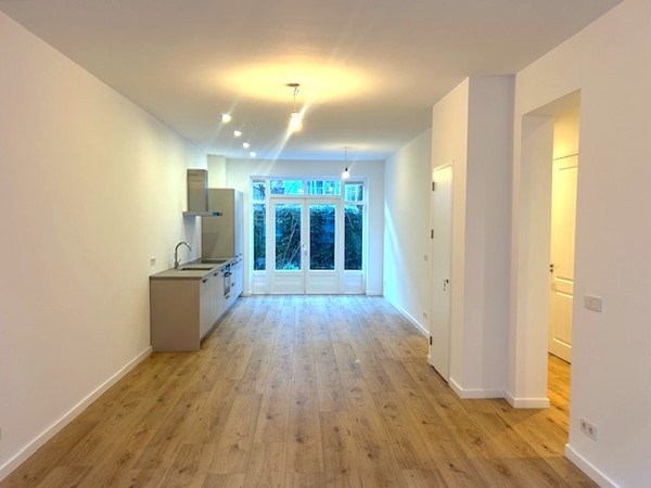 Medium property photo - Haarlemmermeerstraat 32, 1058 KA Amsterdam