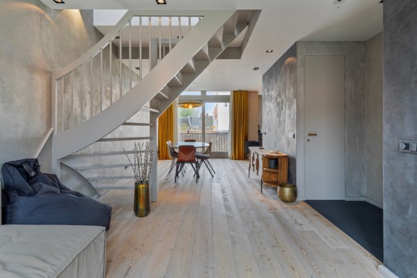 Medium property photo - Oostzaanstraat 293, 1013 WJ Amsterdam