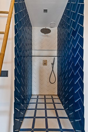 Medium property photo - Oostzaanstraat 293, 1013 WJ Amsterdam