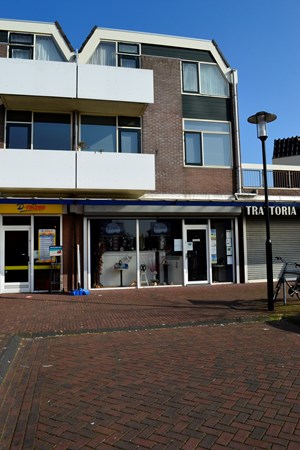 Te huur: winkelruimte in buurtwinkelcentrum Landsmeer met een frontbreedte van 6m. Te huur: winkelruimte in buurtwinkelcentrum Landsmeer met een frontbreedte van 6m.