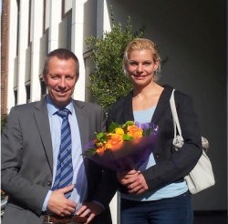 Loyaal, diplomatiek, zeer betrouwbaar. Spreekt meerdere talen.