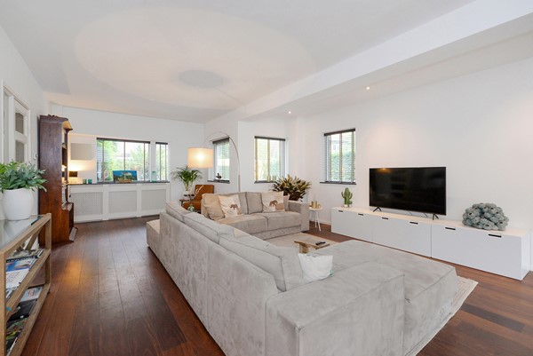 Medium property photo - Zwanenlaan, 2566 EM The Hague