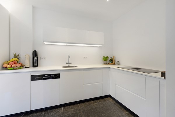 Medium property photo - Zwanenlaan, 2566 EM The Hague