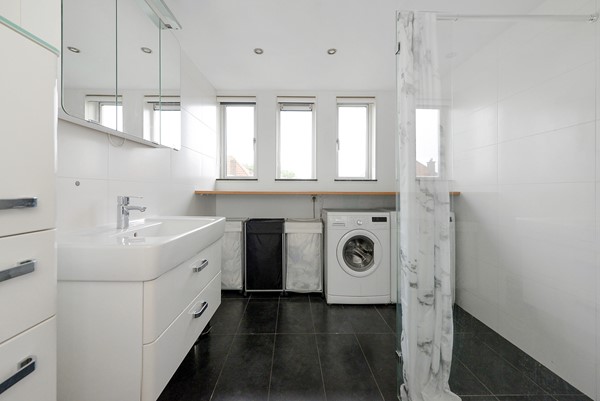 Medium property photo - Zwanenlaan, 2566 EM The Hague