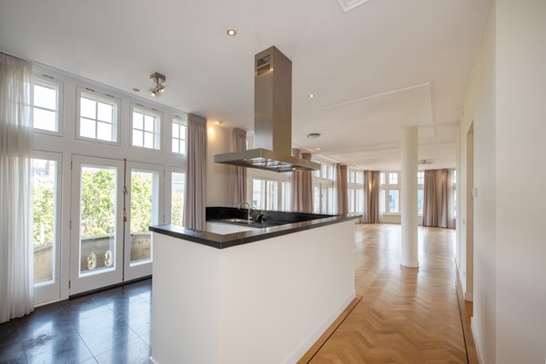 Medium property photo - Hofweg, 2511 AA Den Haag