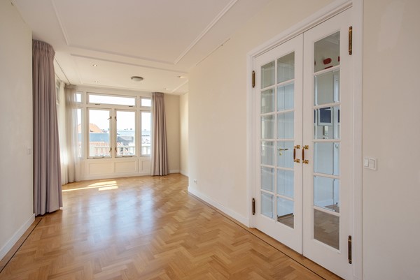 Medium property photo - Hofweg, 2511 AA Den Haag
