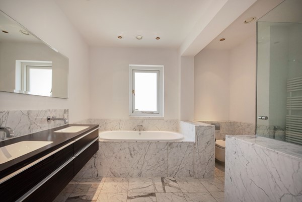 Medium property photo - Hofweg, 2511 AA Den Haag