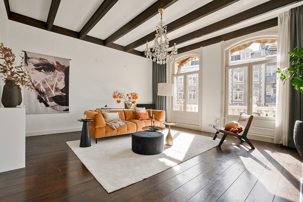 Sold subject to conditions: Weteringschans 145B, 1017SE Amsterdam