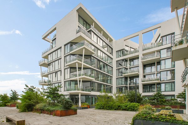 Under offer: Zeeburgerkade 1200, 1019VK Amsterdam