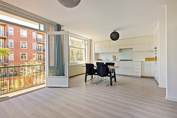 For sale: Hofwijckstraat 8-1, 1055GE Amsterdam