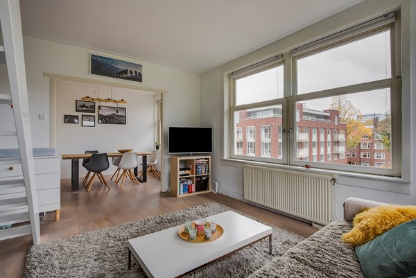 For sale: Vogelenzangstraat 23-3, 1058SN Amsterdam