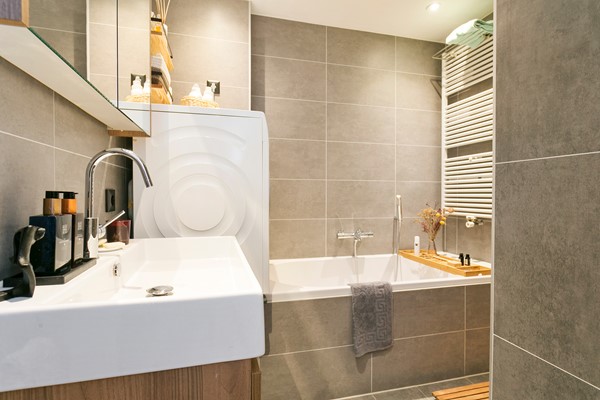 Medium property photo - Overtoom 499-3, 1054 LH Amsterdam