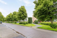 Sold subject to conditions: Mien Ruyspark 23, 2343 MX Oegstgeest