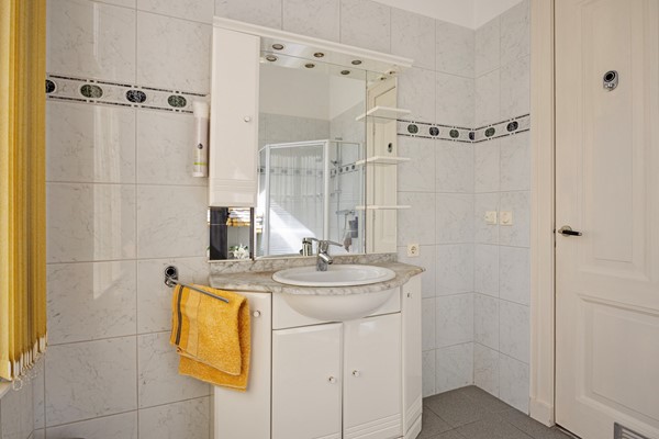 Medium property photo - Utrechtse Veer 12, 2311 NC Leiden