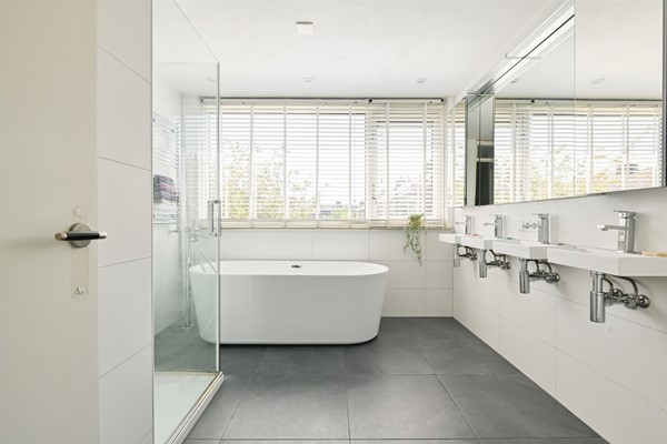 Medium property photo - President Kennedylaan 26, 2343 GR Oegstgeest