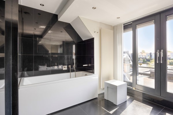 Medium property photo - Willem Pijperlaan 9, 2343 NJ Oegstgeest