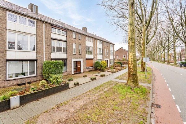 Verkocht: Appartement met drie slaapkamers, dakterras en tuin!