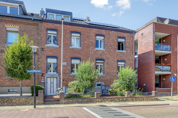 Te koop: Ruime en karakteristieke gezinswoning met volop potentie en mogelijkheden!