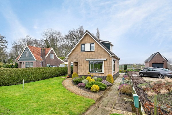 Verkocht: Vrijstaand wonen met vrij uitzicht aan de achterzijde en mogelijkheden om te vergroten, tevens kan er nog een garage met oprit gerealiseerd worden.