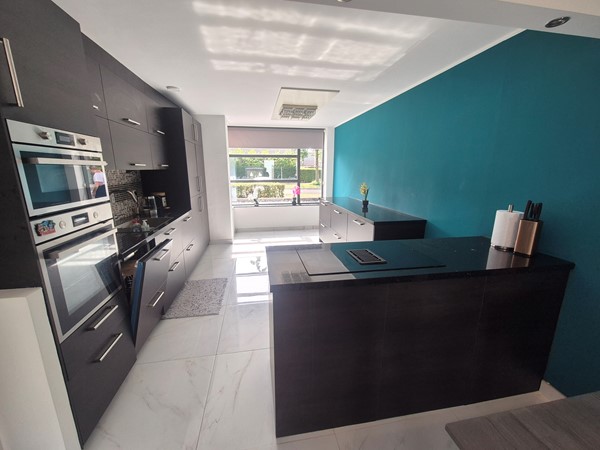 Medium property photo - Picassoweg 61, 1328 KK Almere
