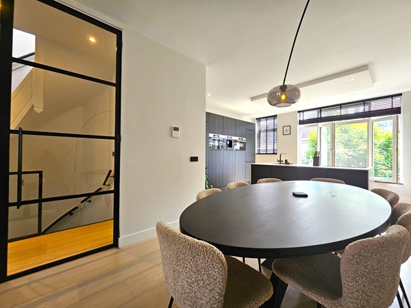 Medium property photo - Van Oosterzeestraat 22A, 3022 XM Rotterdam