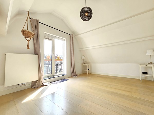 Medium property photo - Van Oosterzeestraat 22A, 3022 XM Rotterdam