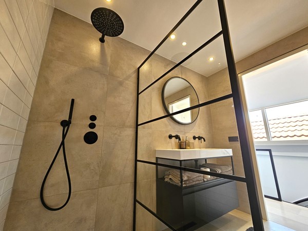 Medium property photo - Van Oosterzeestraat 22A, 3022 XM Rotterdam