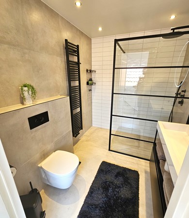 Medium property photo - Van Oosterzeestraat 22A, 3022 XM Rotterdam