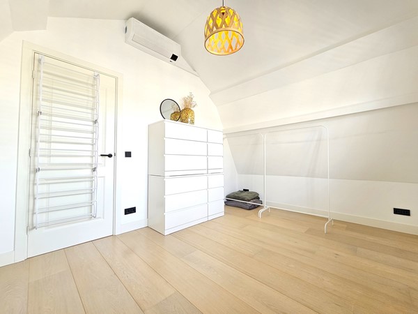 Medium property photo - Van Oosterzeestraat 22A, 3022 XM Rotterdam