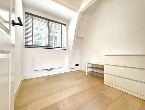 Medium property photo - Van Oosterzeestraat 22A, 3022 XM Rotterdam
