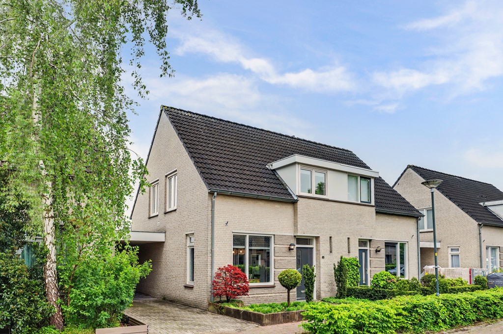 06_HOOGELOON_5528_BN_Sjef_Seuntiensstraat_12.JPG