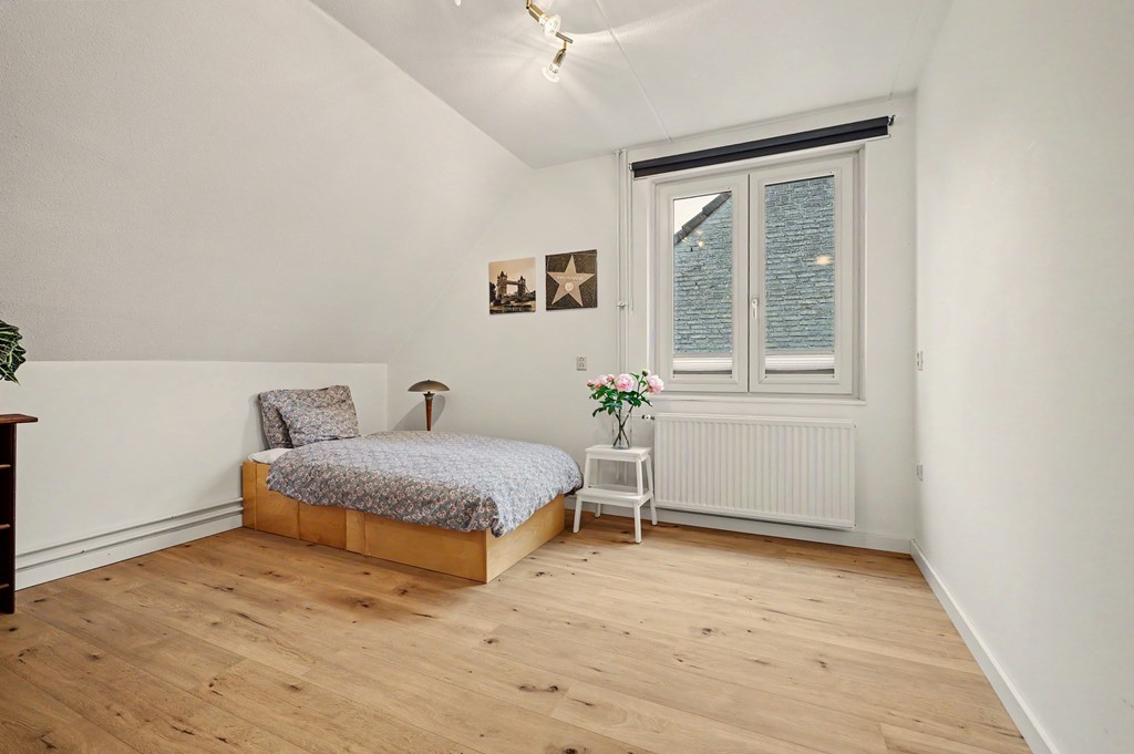 29_HOOGELOON_5528_BN_Sjef_Seuntiensstraat_12.JPG