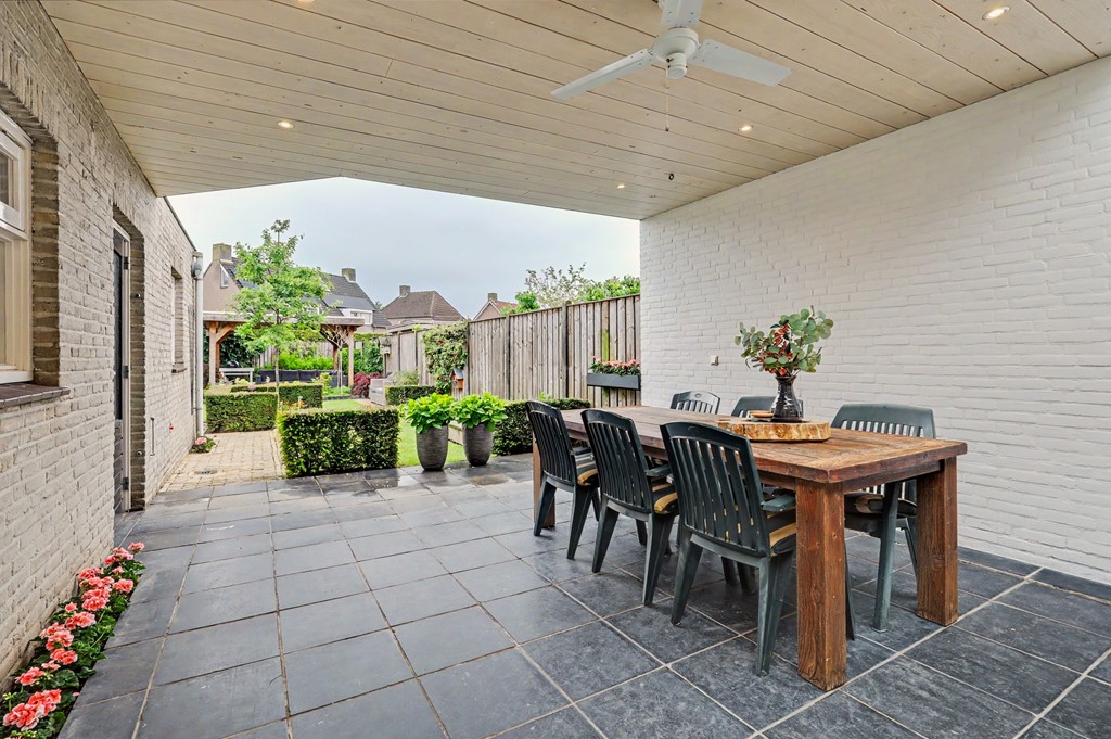 41_HOOGELOON_5528_BN_Sjef_Seuntiensstraat_12.JPG