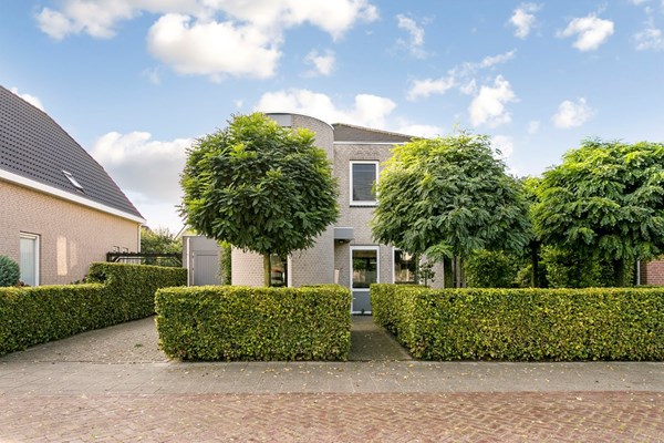 Pastoor van Limbergenplein 23, Gilze