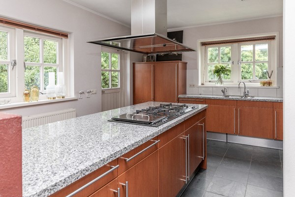 Medium property photo - Dorpsplein 4, 4041 GH Kesteren