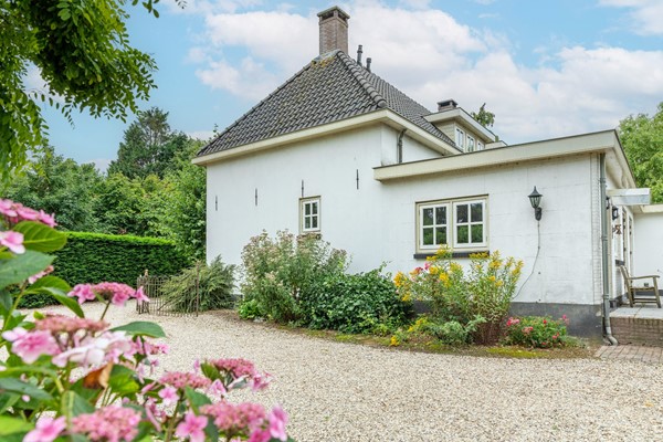 Medium property photo - Dorpsplein 4, 4041 GH Kesteren