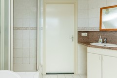 Riant wonen aan de rand van het dorp: groot perceel en fraaie vrijstaande garage! 08777966_83.jpg