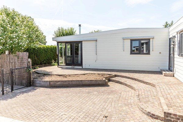 Te koop: Vrijstaande recreatiewoning op een mooie locatie.