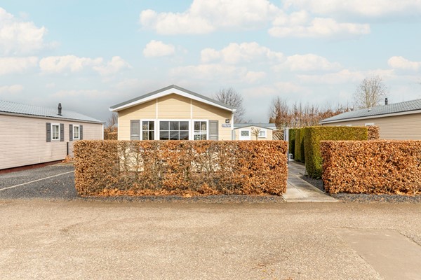 Te koop: Goed onderhouden recreatiewoning met berging op mooie locatie!