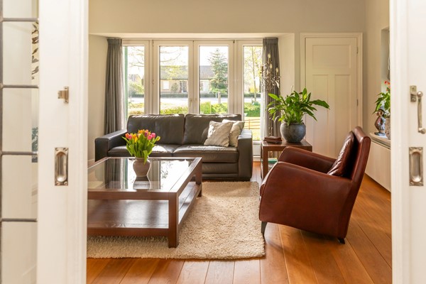 Te koop: Prachtige vrijstaande woning met diverse bijgebouwen op uniek groot perceel!