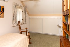 08946030_63.jpg